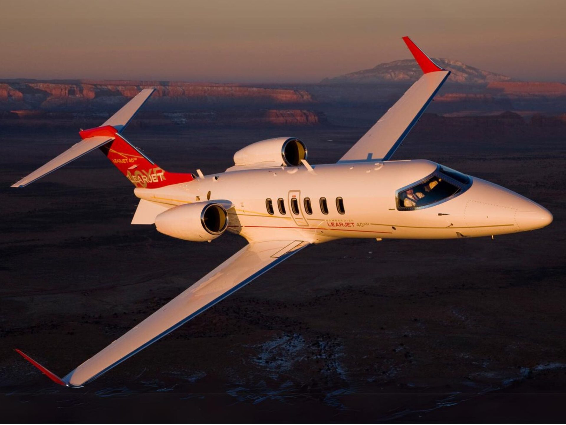 Lear 40XR side profile with winglets